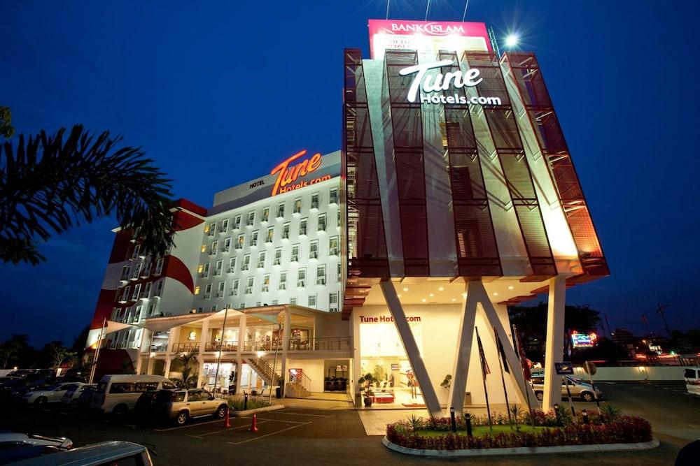 Tune Hotel - Danga Bay Johor Johor Bahru Exterior foto