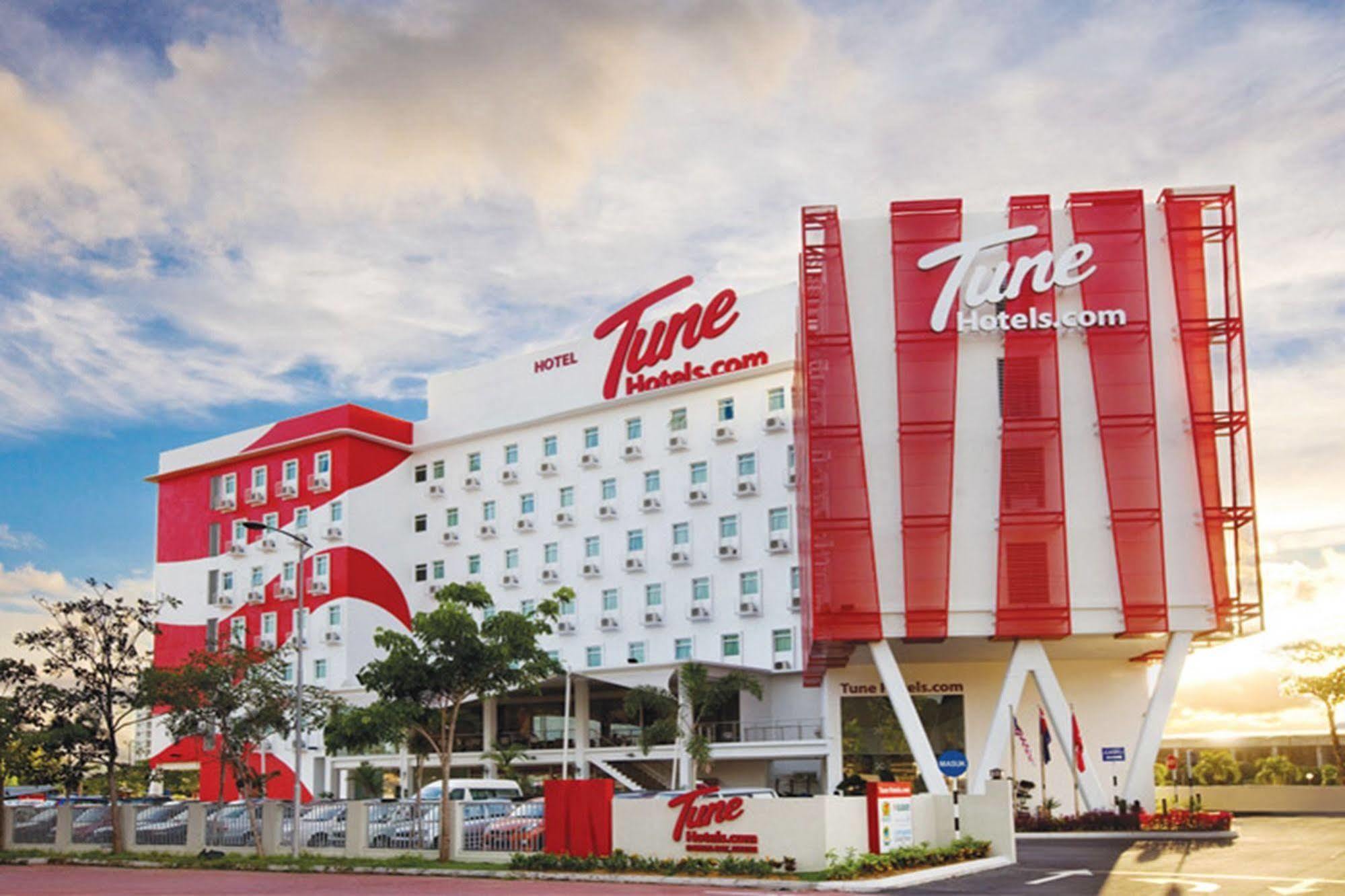 Tune Hotel - Danga Bay Johor Johor Bahru Exterior foto